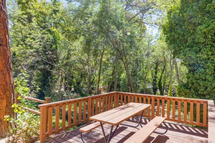 Deluxe little cabin 2 min stroll to Kern River