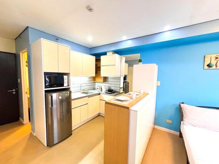 Centrio Tower Cozy Wi-Fi Netflix