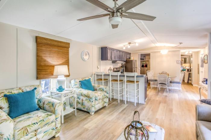 Hampstead Getaway - 5 Miles to Beaches!