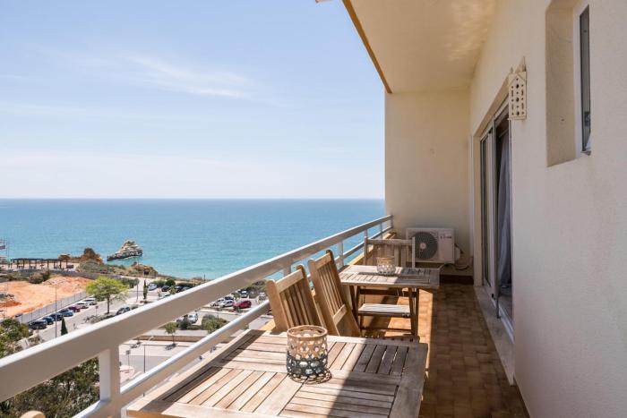 Apartamento dos Três Castelos - beachfront with pool by Seeview pt