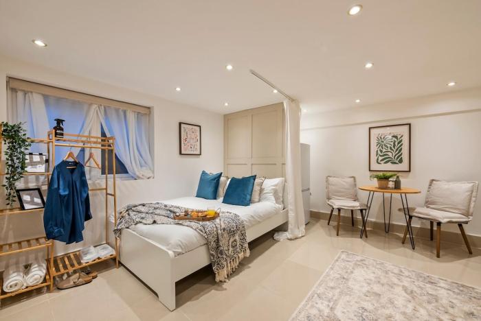 Chic Hideaway in Little Venice