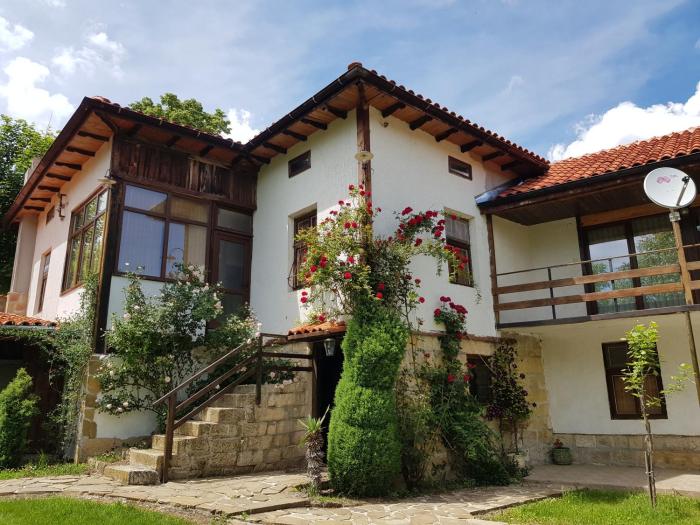 Вила Добреви