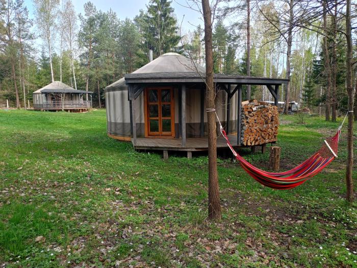 Jurty i namioty w Lesie KotfaLas Glamping Świętokrzyskie-SPA