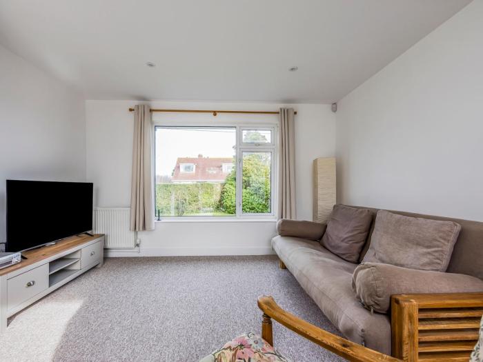 Charming Hayling House with Garden - Pass the Keys