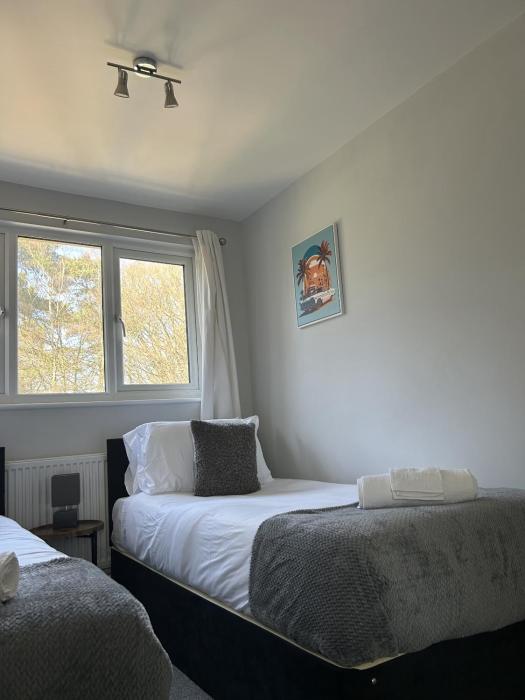 3 Bed House Close to Gatwick