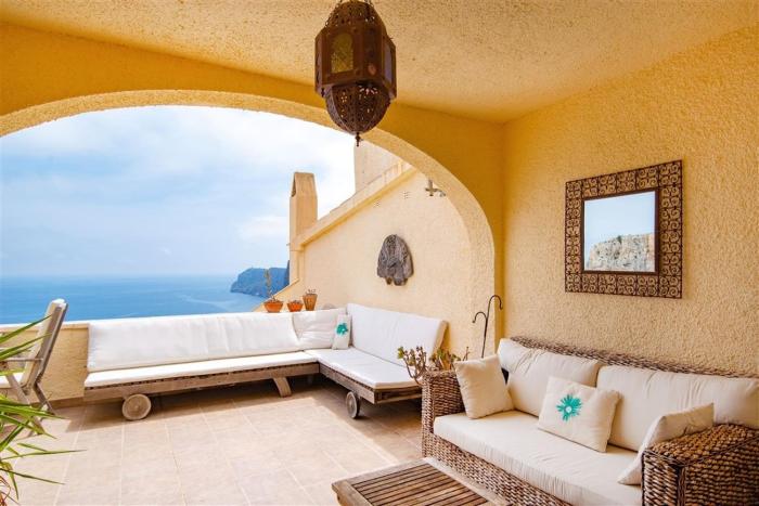 Gecko Apartment in Cumbre del Sol with sea views