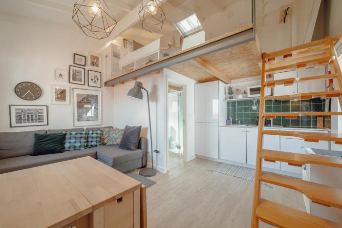 Mezzanine Stylish Apartments by Vacationy