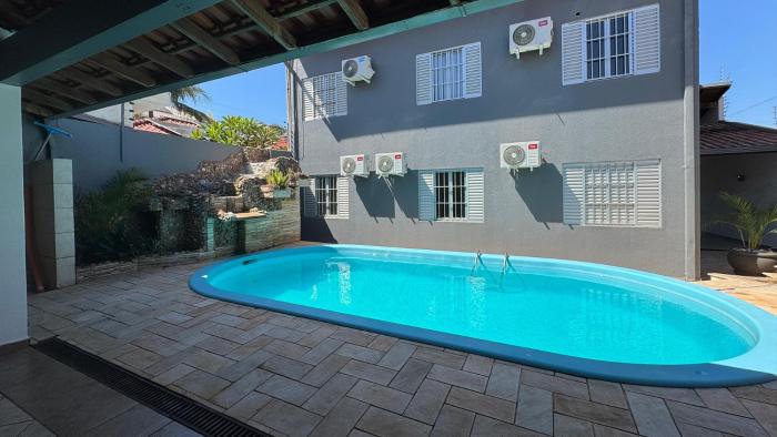 Casa Iguassu - Casa com churrasqueira e piscina em Foz do Iguaçu - Lazer para família e amigos