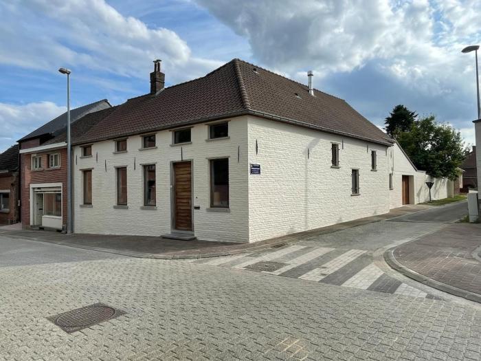 Zarlar House