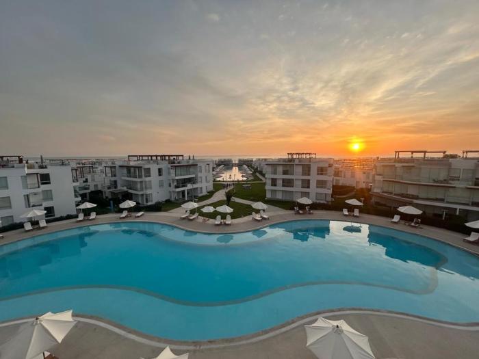 Departamento de Playa (con piscina propia) en km 107 Asia, Lima