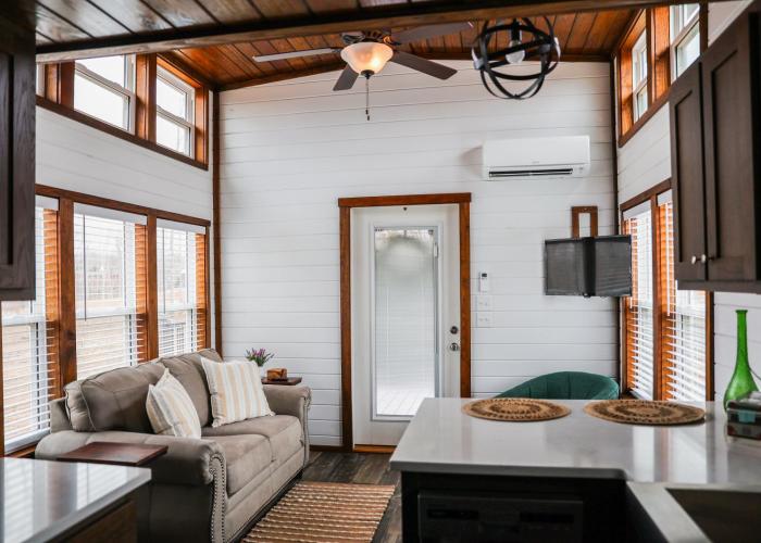 Joanies Place 120 PGL
