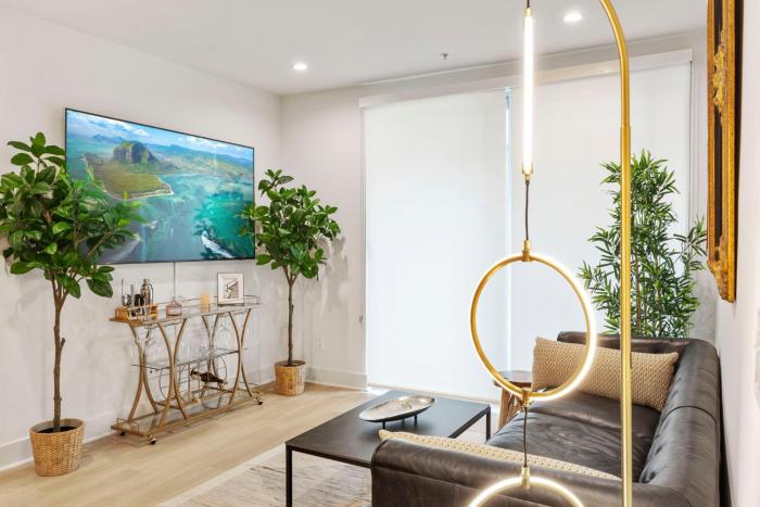 8 Santa Monica Huge Stylish Apartment