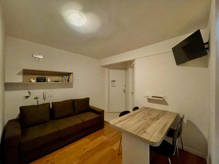 Apartamento completo, próximo de tudo!