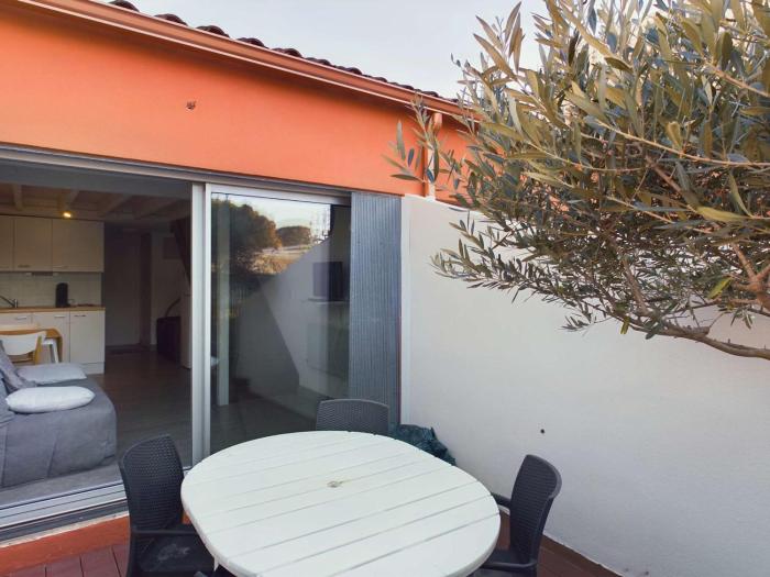 Appartement lumineux 2 pièces, terrasse, proche plage, parking, Grau DAgde - FR-1-423-316