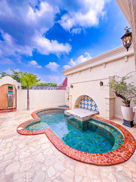 Princessa Villa by Raminten