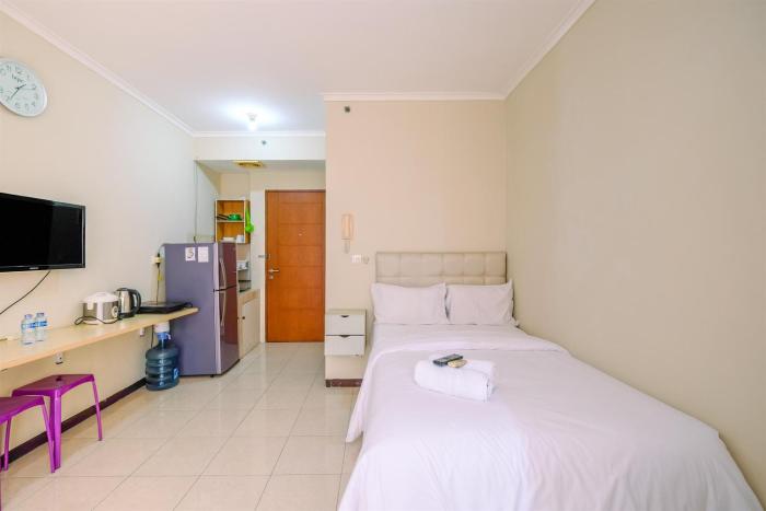 Simply Look Studio Room at Maple Park Sunter Apartment By Travelio