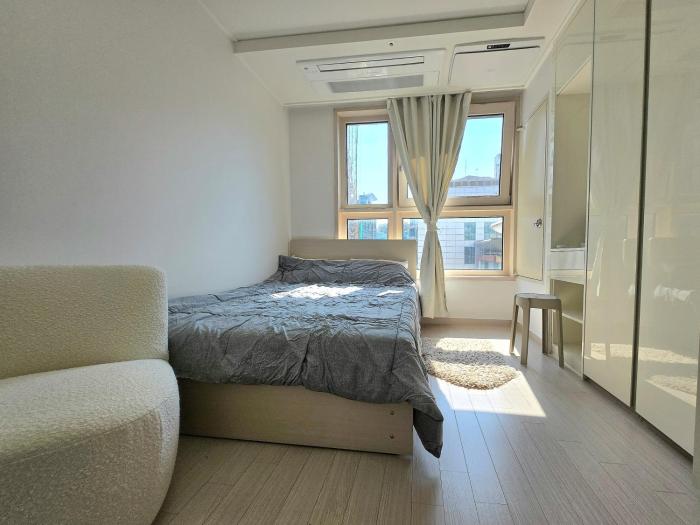 13 Cozy house with city view