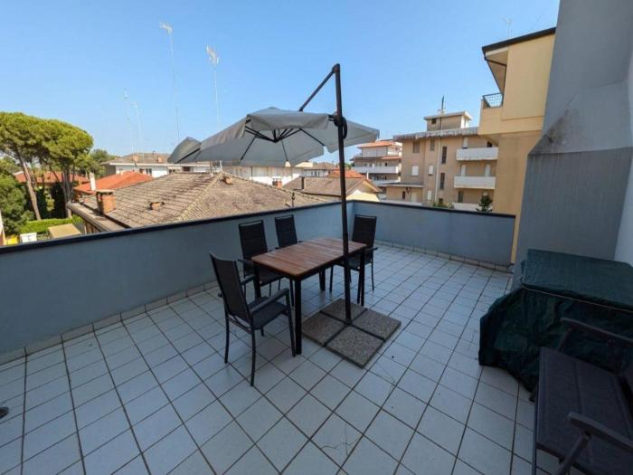 Flat with magnificent terrace