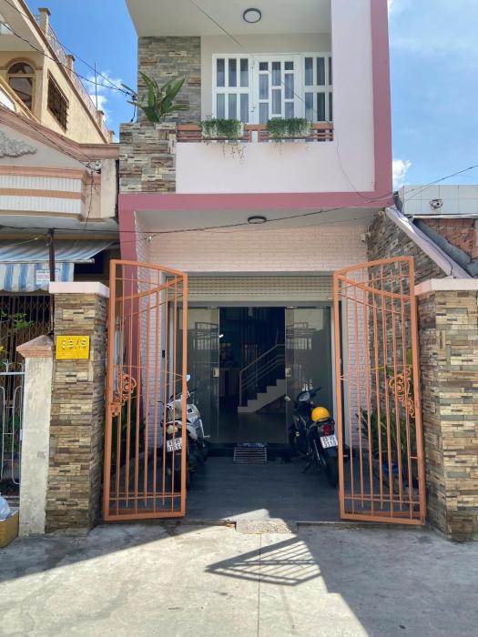 Nhà Trong Ngõ Homestay and Studio