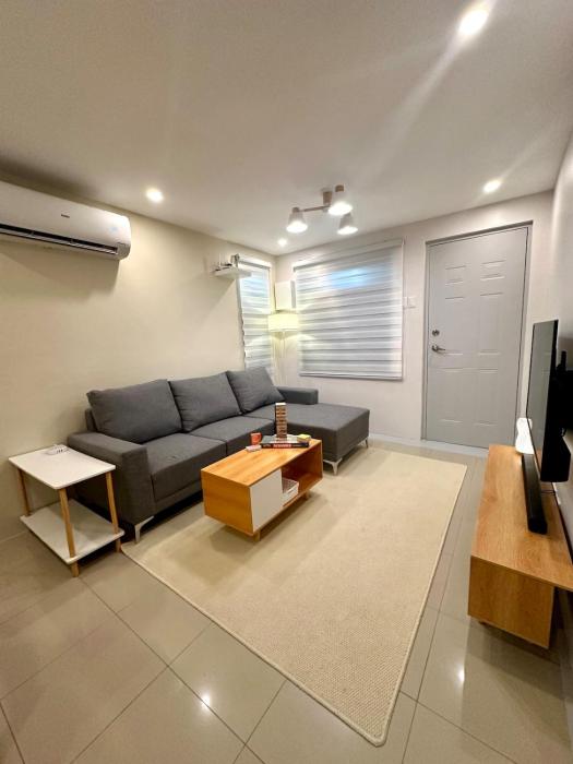 Cozy 2BR Staycation Deca Talomo near Toril & Puan