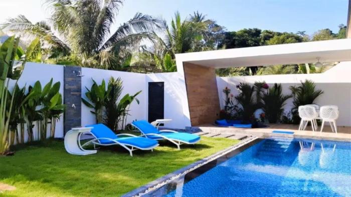 01 - Beach Villa Retreat