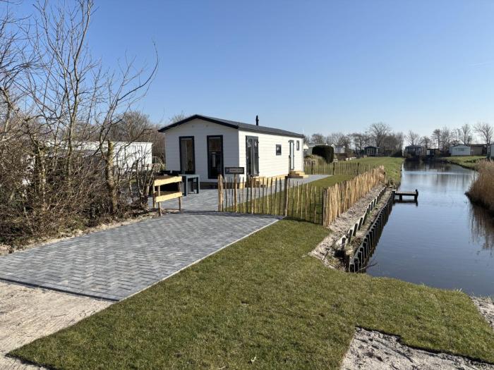 Chalet Lutafaro near beach Petten