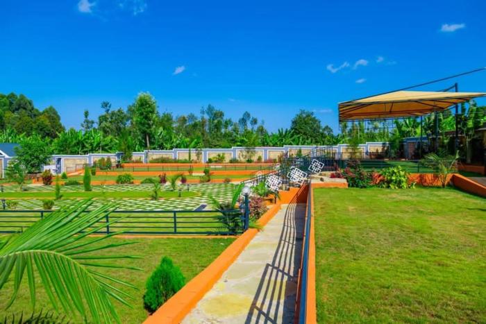 TRIPLINQ HOTEL & RESORT Nkubu- Meru