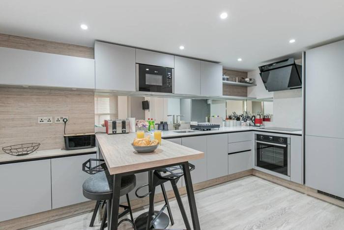 Flat 3, 158 Abingdon Road