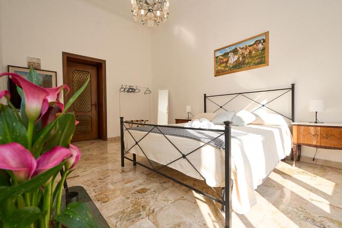 Vintage House - 2 Minutes Walk From Central Station