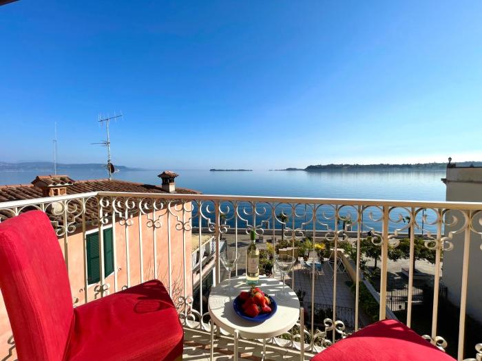 D1MORA Riva Serena - on the Gardone lake promenade