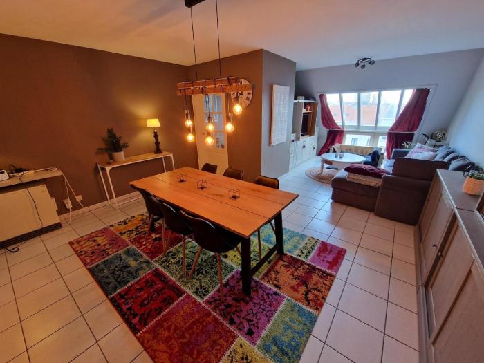 Very large duplex 4-bedroom apartment less than 5 minutes from the sea! T46