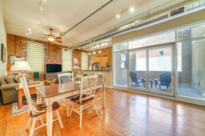 Downtown Louisville Escape Perfect for Events!