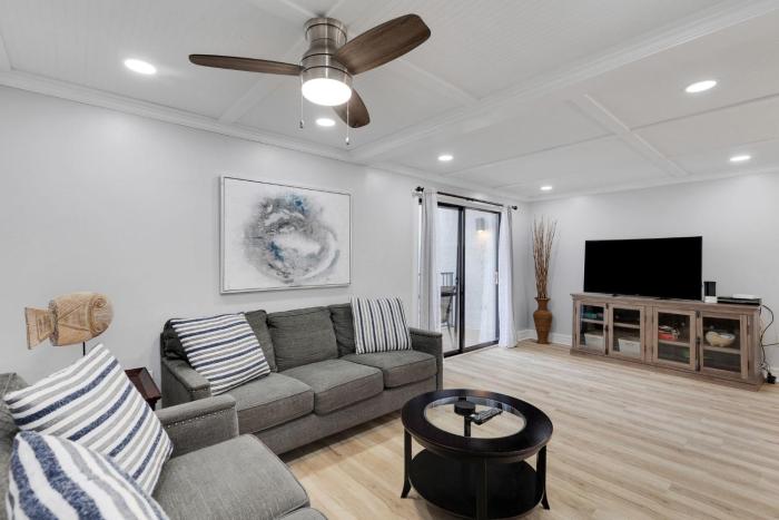 Xanadu Penthouse3 BalconiesBeach Equipment