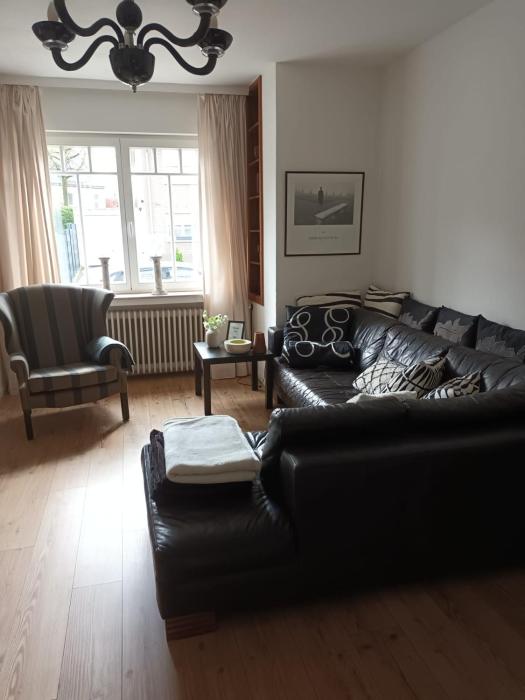 Stilvolles Altbauapartment in ruhiger Wohngegend