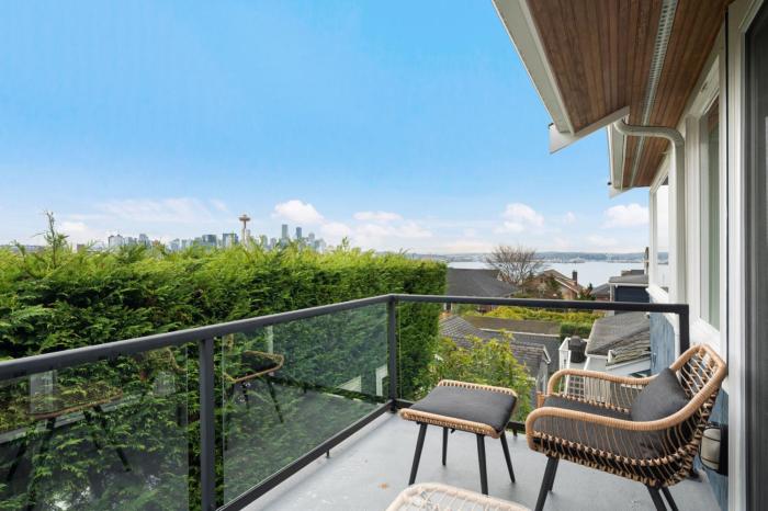 3BR 3BA Kerry Park Retreat in Queen Anne