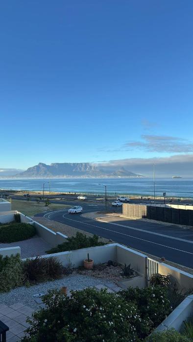 The Bay View Bloubergstrand