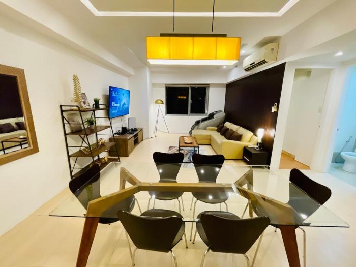 LetStay BGC 14H 2-Bedroom Condo 86-Sqm