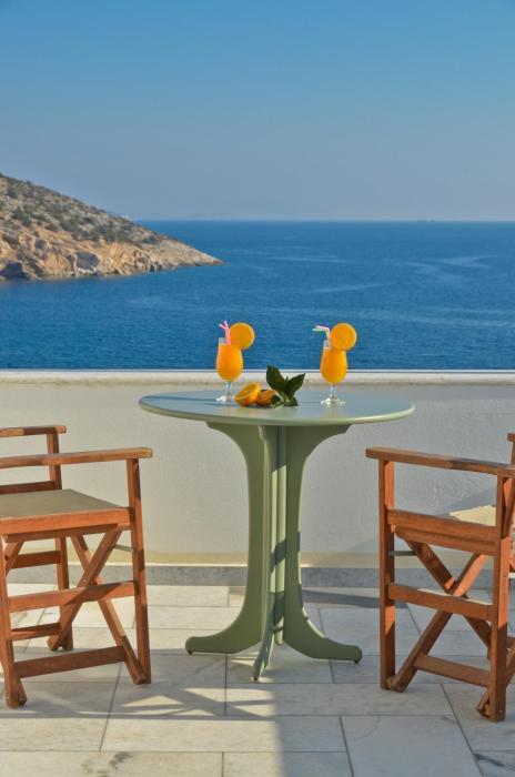 Kalados -Beachfront Studios & Restaurant -