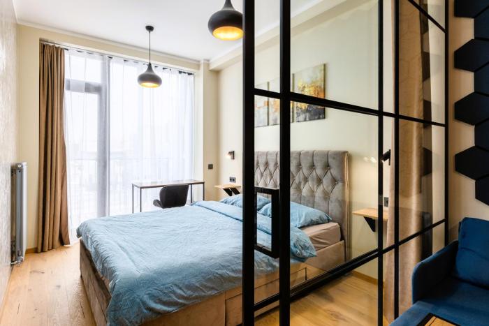 Main Street Lounge - terrace, free P, self check-in