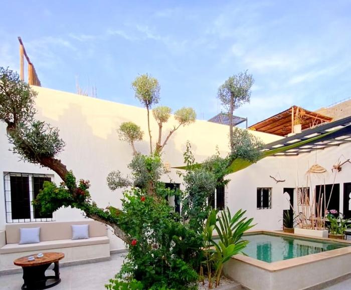 Elegant Marrakech Villa with Optional Heated Pool for Ultimate Relaxation