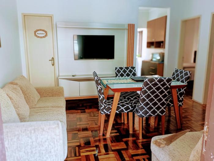 BEIRA MAR distancia de 120 metros para 6 pessoas Mobiliado ar-condicionado Wi-Fi máquina de lavar roupa