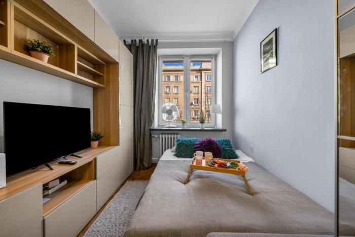 Downtown Studio - Top Location, Metro&Trams Nearby - by Rentujemy