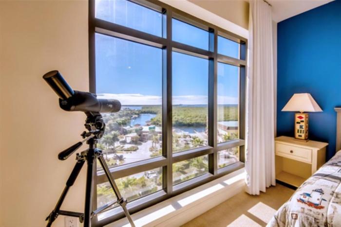 Vista Del Mar at Cape Harbour Marina, 10th Floor Luxury Condo, King Bed, Views!