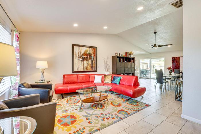 Families with Pets Welcome! Poolside Gem in Phoenix