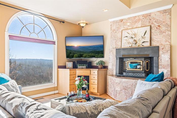 Majestic River Castle, A Fairytale Escape on the Coosawatee River