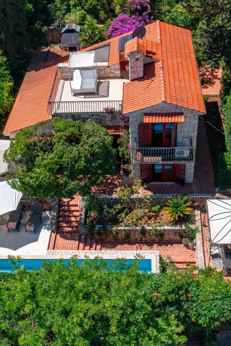Seaside family friendly house with a swimming pool Jelsa, Hvar - 23760
