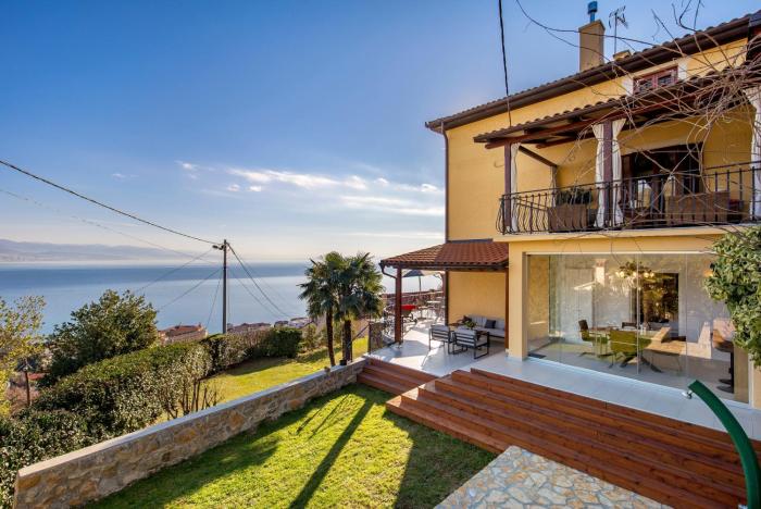 Apartments with parking space Opatija - 23879