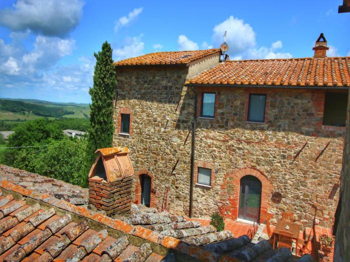 Farmhouse in Val dOrcia Charm