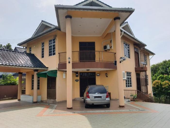 2nd floor of a Bunglow House at Nong Chik, JB