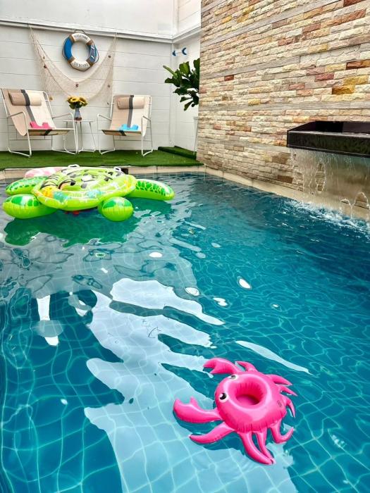 Phirom2 pool villa pattaya